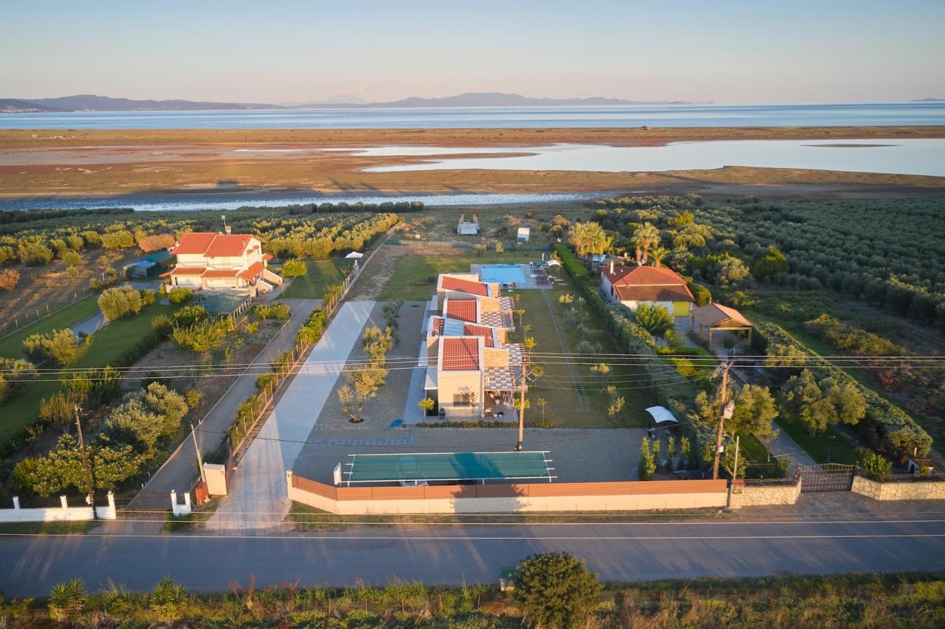 Flamingo View Suites & Villas Nea Poteidaia Exterior photo