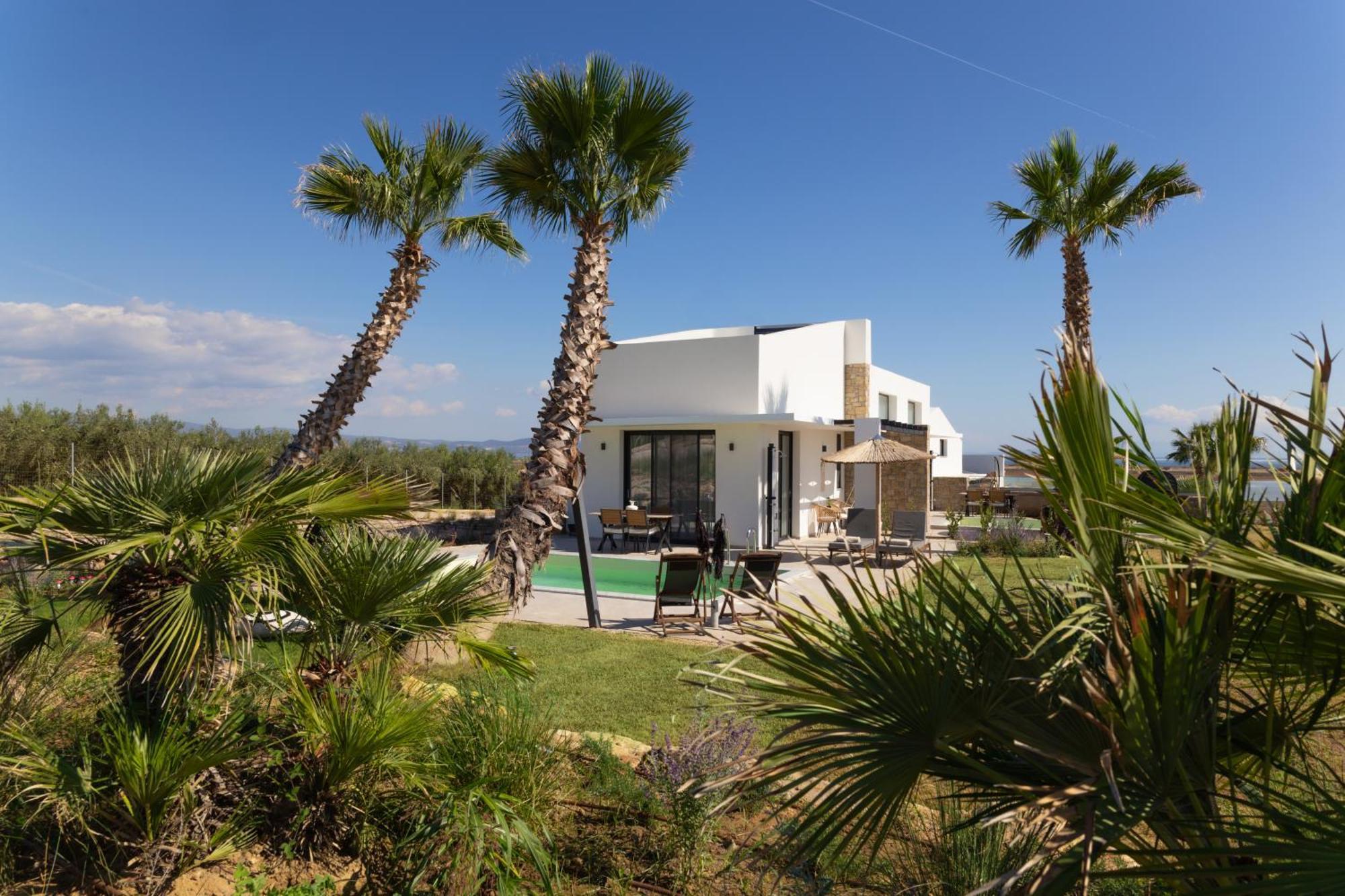 Flamingo View Suites & Villas Nea Poteidaia Exterior photo